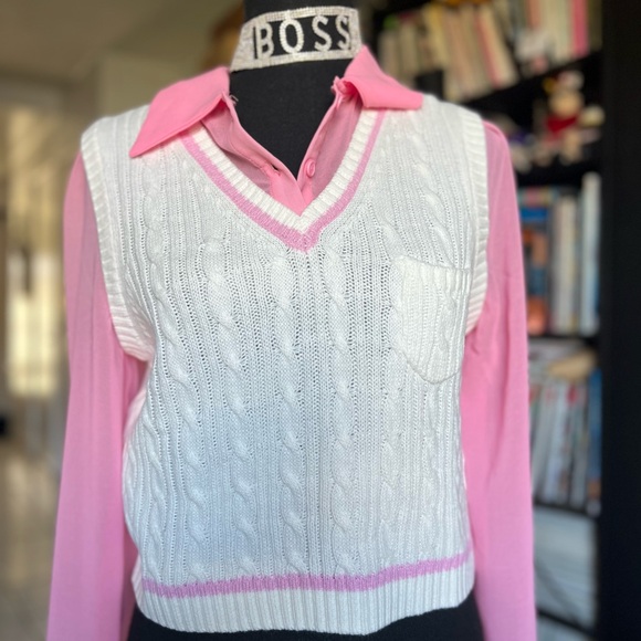 Cozy White and Pink V-Neck Sweater with Soft Knit and Classic Fit - Picture 2 of 8